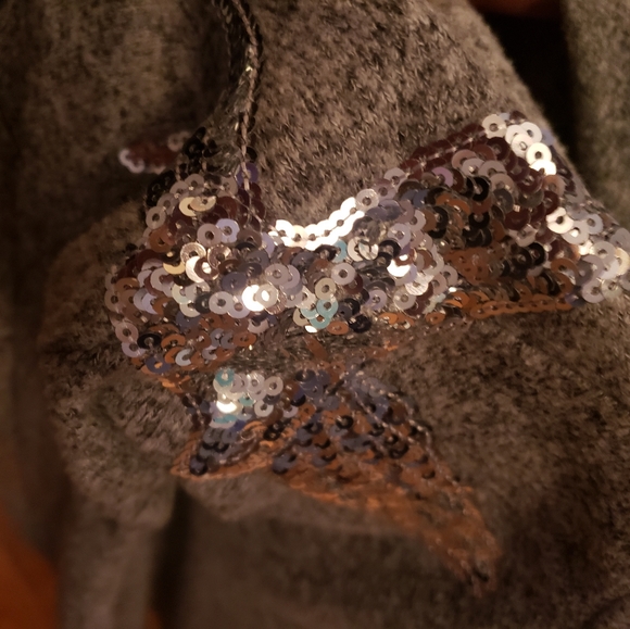 💋H&M Angel Wing Gray Causal Sweater - Picture 4 of 7